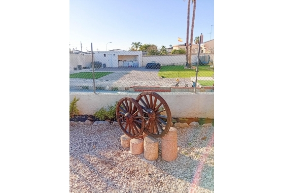Resale - Villa - Torrevieja - La Siesta - El Salado - Torreta