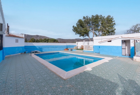 Resale - Villa - Hondón de las Nieves - Inland