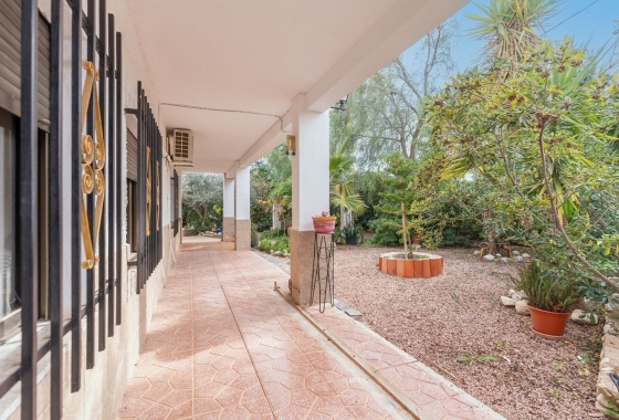 Resale - Villa - Hondón de las Nieves - Inland