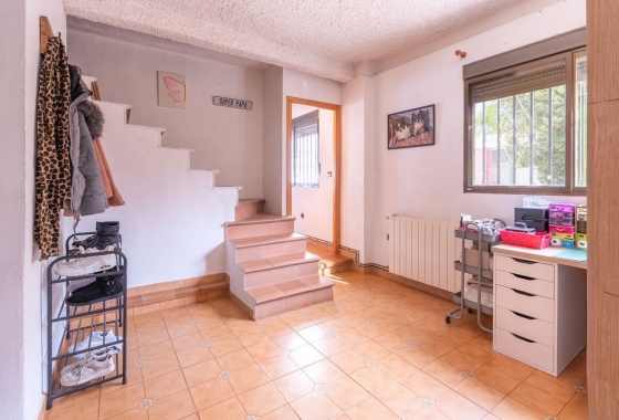 Resale - Villa - Hondón de las Nieves - Inland