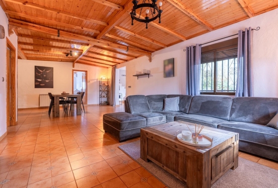 Resale - Villa - Hondón de las Nieves - Inland