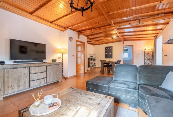 Resale - Villa - Hondón de las Nieves - Inland