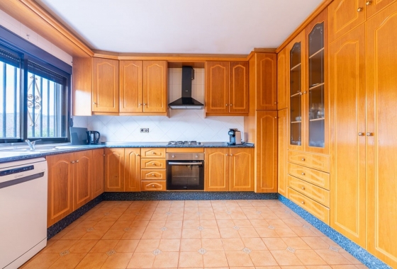 Resale - Villa - Hondón de las Nieves - Inland