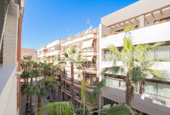Herverkoop - Appartement / flat - Torrevieja - Centro