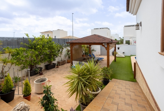 Herverkoop - Villa - Los Montesinos - La Herrada