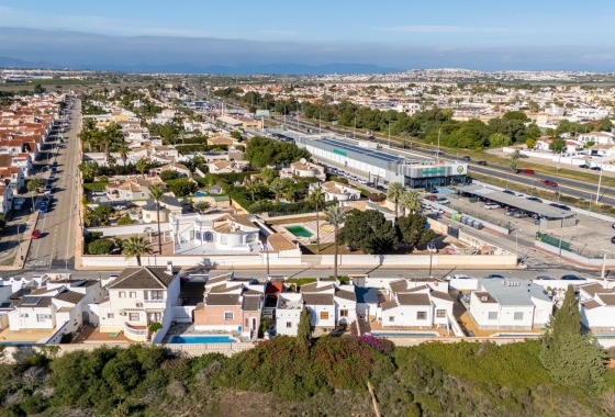 Herverkoop - Villa - Torrevieja - Urbanización San Luis