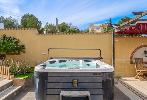 Herverkoop - Villa - Orihuela Costa - Costa Blanca