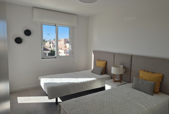 Resale - Townhouse - Torrevieja - Nueva Torrevieja - Aguas Nuevas