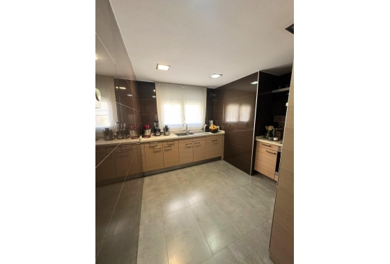 Resale - Apartment / flat - Torrevieja - Centro