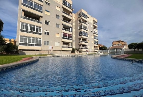 Resale - Apartment / flat - Torrevieja - aguas nuevas