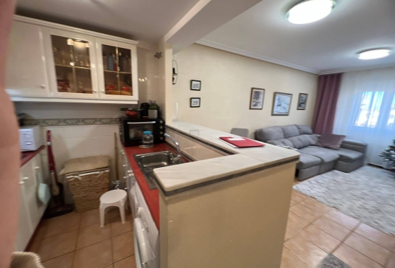 Resale - Apartment / flat - Torrevieja - aguas nuevas