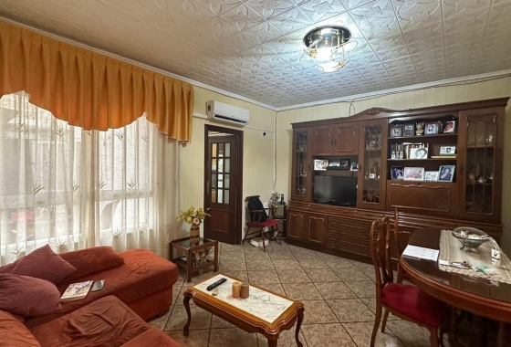 Resale - Apartment / flat - Torrevieja - Estacion De Autobuses