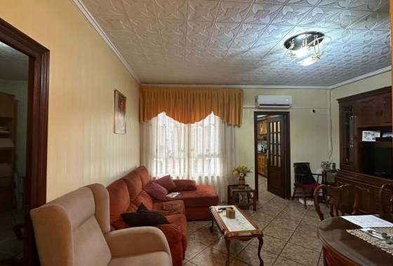 Resale - Apartment / flat - Torrevieja - Estacion De Autobuses