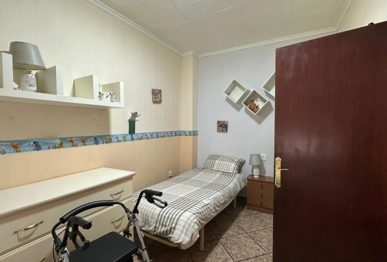 Resale - Apartment / flat - Torrevieja - Estacion De Autobuses