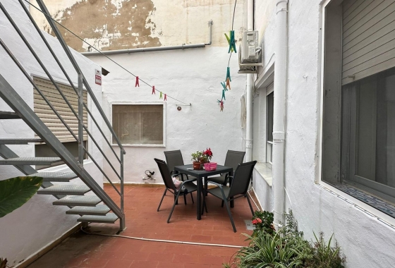 Resale - Apartment / flat - Torrevieja - Estacion De Autobuses