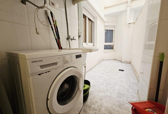 Resale - Apartment / flat - Torrevieja - Estacion De Autobuses