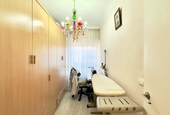 Resale - Apartment / flat - Torrevieja - Centro