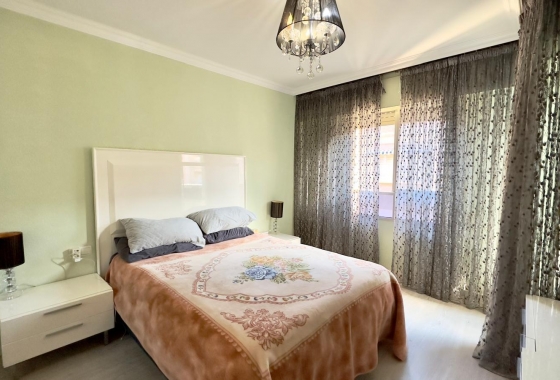 Resale - Apartment / flat - Torrevieja - Centro