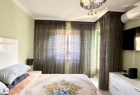 Resale - Apartment / flat - Torrevieja - Centro