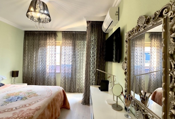 Resale - Apartment / flat - Torrevieja - Centro