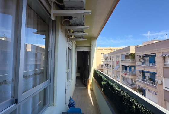 Resale - Apartment / flat - Torrevieja - Centro