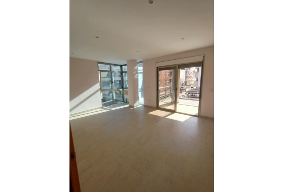 Resale - Apartment / flat - Torrevieja - Estacion De Autobuses