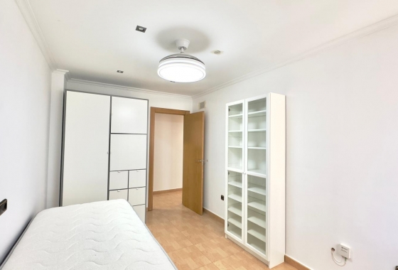 Resale - Apartment / flat - Torrevieja - Centro