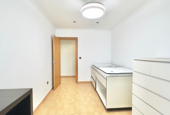 Resale - Apartment / flat - Torrevieja - Centro