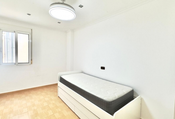 Resale - Apartment / flat - Torrevieja - Centro