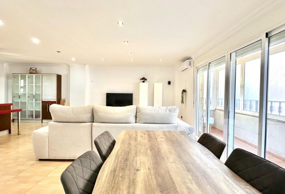 Resale - Apartment / flat - Torrevieja - Centro