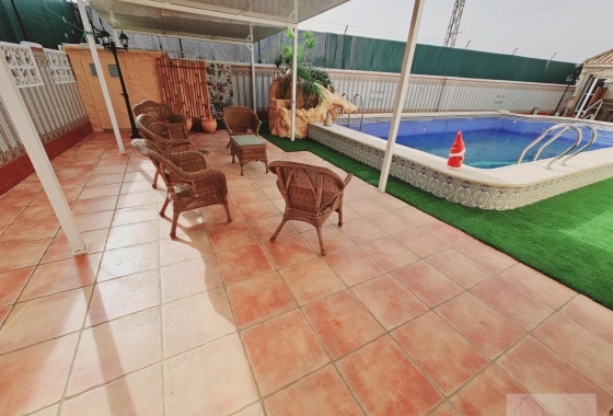 Resale - Villa - Torrevieja - La Siesta - El Salado - Torreta