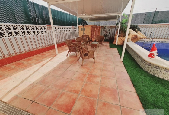 Resale - Villa - Torrevieja - La Siesta - El Salado - Torreta