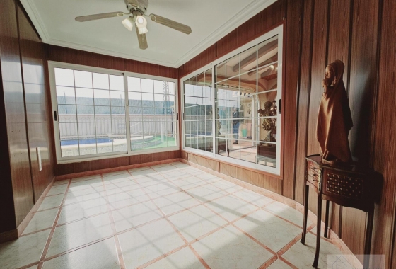 Resale - Villa - Torrevieja - La Siesta - El Salado - Torreta