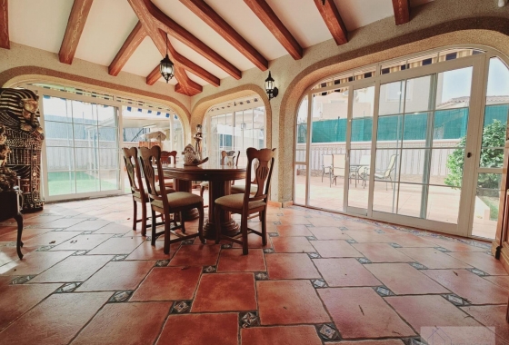 Resale - Villa - Torrevieja - La Siesta - El Salado - Torreta