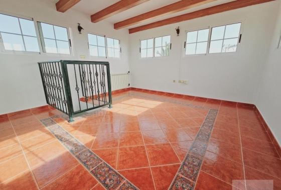 Resale - Villa - Torrevieja - La Siesta - El Salado - Torreta