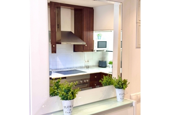 Resale - Apartment / flat - Torrevieja - Punta Prima