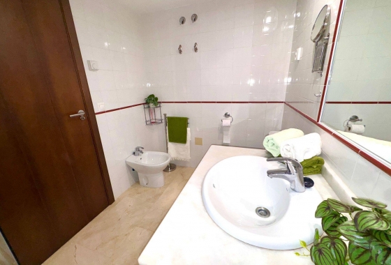 Resale - Apartment / flat - Torrevieja - Punta Prima