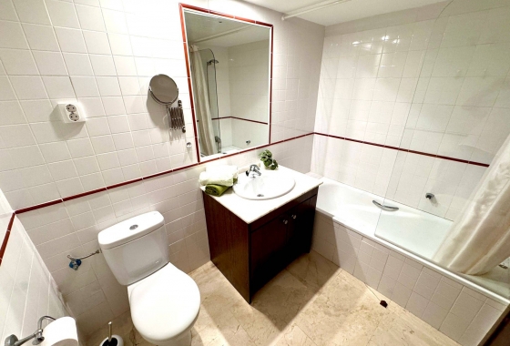 Resale - Apartment / flat - Torrevieja - Punta Prima