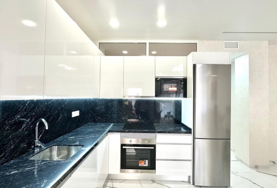 Resale - Apartment / flat - Torrevieja - Playa del Cura