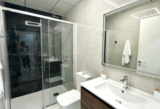 Resale - Apartment / flat - Torrevieja - Playa del Cura