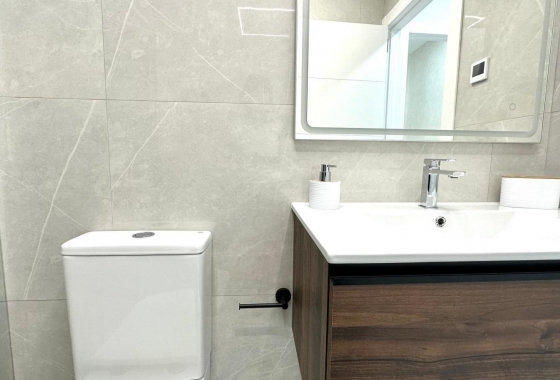 Resale - Apartment / flat - Torrevieja - Playa del Cura