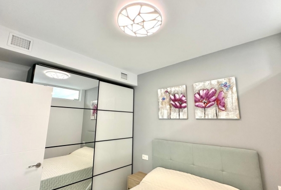 Resale - Apartment / flat - Torrevieja - Playa del Cura