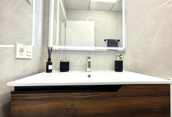 Resale - Apartment / flat - Torrevieja - Playa del Cura