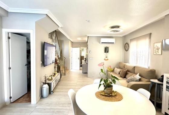 Resale - Villa - Orihuela Costa - La Regia