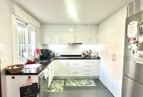 Resale - Townhouse - Torrevieja - aguas nuevas