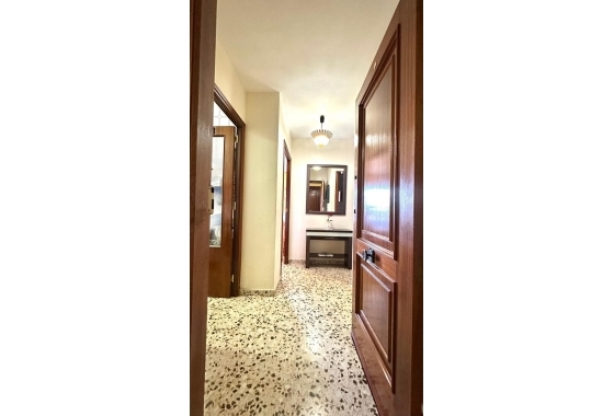 Resale - Apartment / flat - Torrevieja - Punta Prima