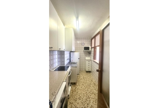Resale - Apartment / flat - Torrevieja - Punta Prima