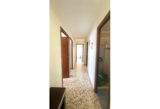 Resale - Apartment / flat - Torrevieja - Punta Prima