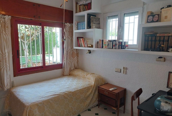 Resale - Villa - Orihuela Costa - Campoamor