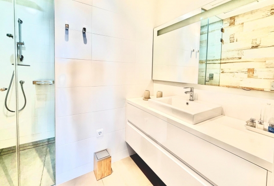 Resale - Apartment / flat - Orihuela - Las Colinas Golf